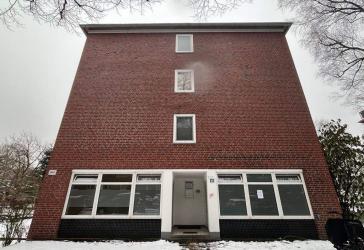 Vielseitig nutzbare Gewerbefläche mit großer Fensterfront