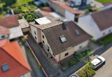 Doppelhaushälfte als Ein- oder Zweifamilienhaus mit Garage und sonnigem Garten