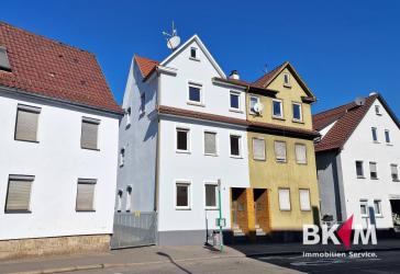 Doppelhaushälfte mit Einliegerwohnung - modernisiert & zentral