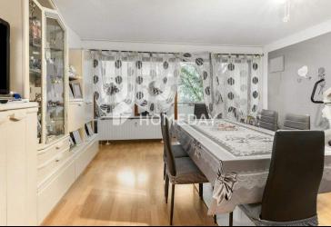 Helle 3,5-Zimmer-Wohnung mit Loggia und Tiefgaragenstellplatz