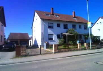 2 Familienhaus mit großen Grundstück Option für weiteren Neubau