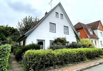 Familienfreundliches Einfamilienhaus mit Gartenoase in beliebter Glückstädter Wohngegend