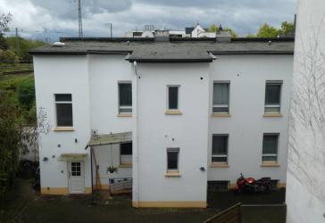 Großzügiger, sanierter Wohntraum mit Kamin - Wohnen wie im eigenen Haus!