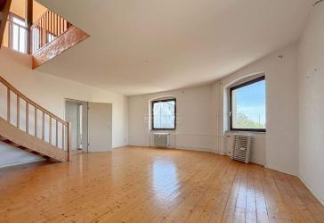 PROVISIONSFREI! WUNDERSCHÖNE DG-WOHNUNG IN TOP LAGE! MIT TERRASSE!