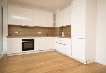 LOCHHAUSEN: Moderne 3-Zimmer-Wohnung mit Loggia!