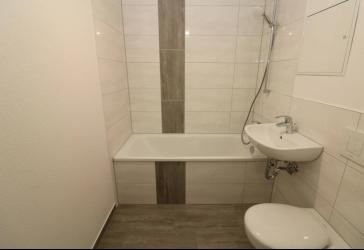 Pack die Badehose ein...helle 3-RW mit Wanne & Balkon!!!
