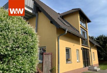Sehr gepflegtes 3-Familien-Haus in ruhiger Lage von Mittweida mit Balkonen, Garage und Carport