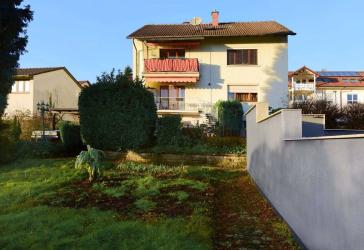 Haushälfte mit ca. 500 m² Grundstück/Garten, Garage und Carport in bester Lage!