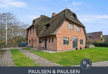 Stilvoller Charme unter Reet: Genehmigtes Ferien-Hausteil mit weitläufigem Garten in List