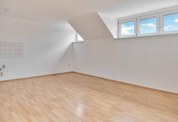 Provisionsfreie 2-Raumwohnung im Dachgeschoss in Oschatz zu vermieten !!!
