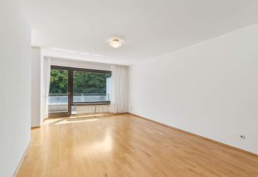 Urbanes Wohnen im Grünen: Helle 2-Zimmer-Wohnung mit Balkon & Top-Anbindung in Solln
