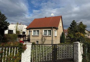 Freistehendes Einfamilienhaus mit großzügigem Garten!