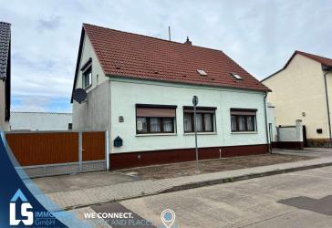 solides Einfamilienhaus in Mahlwinkel