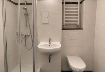 Erstbezug nach Badsanierung (mit Dusche, im EG)