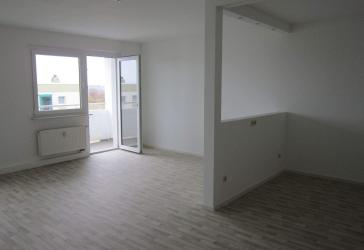 Schöne 3-Raum-Wohnung mit offener Küche