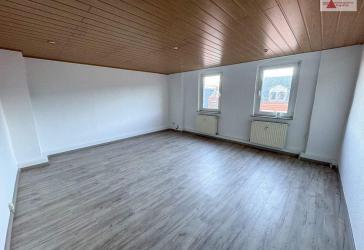 Neu renovierte 3-Raum-Dachgeschosswohnung in zentrumsnaher Lage