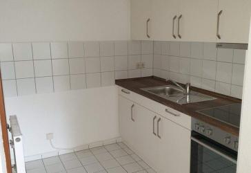 2-Zimmer Wohnung im 1. OG mit Einbauküche, Balkon und Aufzug, Mannichswalder Platz, Crimmitschau