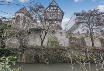Renditestarkes Baudenkmal: Vermietete 3-Zimmer-Wohnung im historischen Zentrum mit sofortigem Cashflow