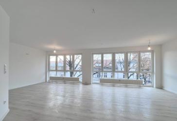 Exklusives Gewerbeobjekt mit moderner Glasfassade