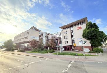 antaris Immobilien GmbH ** Großzügige Unternehmensfläche in markantem Bürozentrum **