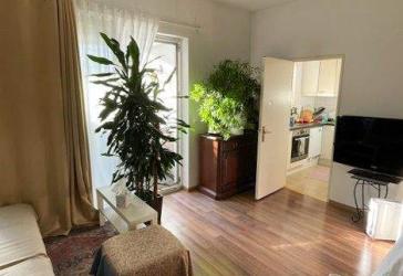 Helle Single-Wohnung mit Balkon - ideal für Anleger mit Herz!