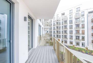 Exklusives Erstbezugs-Wohnambiente: Großzügige 5-Zimmer-Wohnung mit Balkon