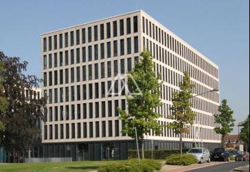 Großzügige Büro- und Gastronomieflächen im '2Scheibenhaus'