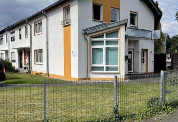 Einfamilienhaus mit vermietetem Anbau - Wohnen & Rendite vereint