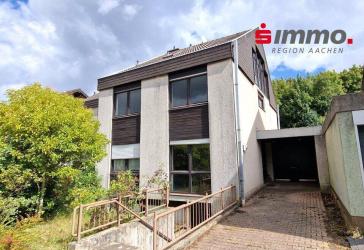 Großes, modernisierungsbedürftiges Einfamilienhaus mit 5 Schlafzimmern und drei Bädern in Richterich