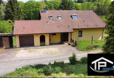 Landleben pur - Mehrgenerationenhaus mit Bachlauf und großem Garten