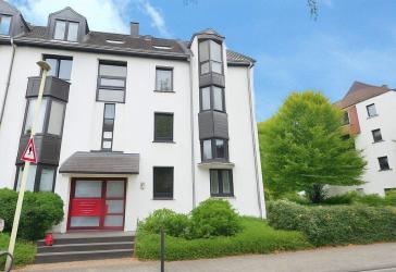 Ihr Wohlfühl-Zuhause: 3-4 Zimmer-Wohnung mit Wintergarten, Garten und Terrasse in Bonn-Duisdorf