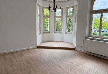 Frisch renovierte geräumige 87 m² Wohnung mit Erker und viel Licht – Ihr neues Zuhause am Obergplatz in Krefeld