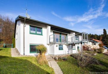 Einfamilienhaus im Bungalow-Stil mit ausgebautem Gartengeschoss und Weitblick - sofort bezugsfrei