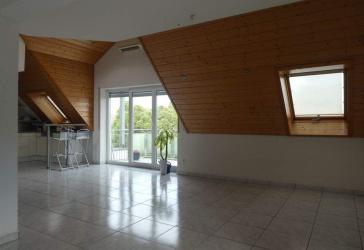 Charmantes Wohnen auf zwei Ebenen - helle Maisonettewohnung mit Balkon und Stellplatz!
