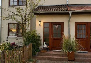 Sehr gemütliche Doppelhaushälfte mit sep. Büro und Garage