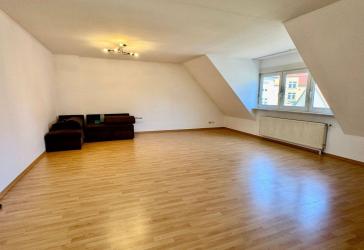 Moderne 84m² große 2-Zimmer-Studio-Wohnung im 6-Fam.Haus