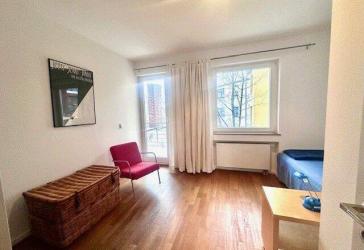 Zeitlose, möblierte Wohnung mit Balkon in der Kölner Südstadt
