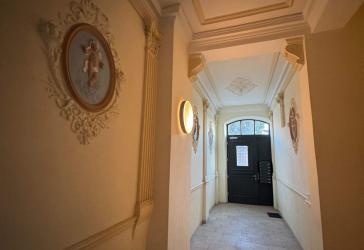Gute Sichtlage in St. JOHANNIS - Sanierte EG Büro-/ Praxisflächen