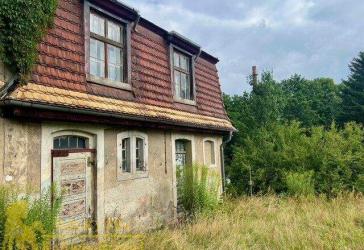 Vier Garagen im Fokus - vielseitige Lager- und Nutzungsmöglichkeiten in ruhiger Lage mit Entwicklungspotenzial