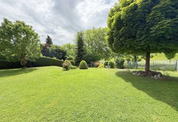 TOP Lage: Einfamilienhaus mit Sauna, Garten, ELW und Doppelgarage