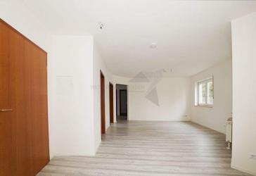 Geräumige, NEU renovierte 3-Raum-Wohnung in Meerane
