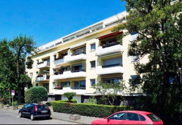 Investition im Kurviertel! Solide 3 Zimmerwohnung mit Garage.