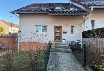 Viel Platz für die Familie - moderne Doppelhaushälfte mit Garten in Remscheid-Klausen
