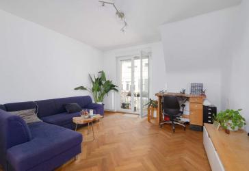 Stilvolle 2,5-Zimmer-Altbauwohnung mit hochwertiger Ausstattung und Ausbaureserve im DG!