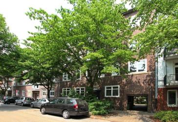 ZINSHAUS MIT 10 WE IN GRÜNER LAGE VON HAMBURG-WANDSBEK