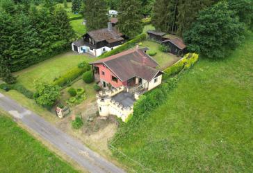 Einfamilienhaus in einem beschaulichen Eifeldorf, umgeben von Wäldern