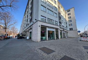 City West: Erstklassige Gastrofläche mit großer Schaufensterfront!