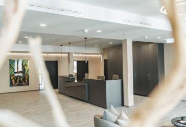 Co-Working Hotdesk am Berliner Flughafen - 24/7 Zugang & Premium-Ausstattung