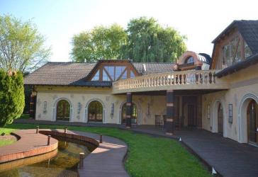 Exklusives Wohn- / Geschäftsgebäude ca. 740 m² in Neuried - zu vermieten