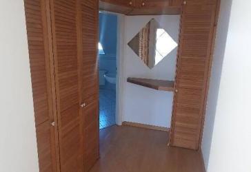 schöne Dachwohnung mit Fahrstuhl